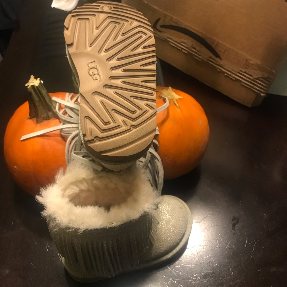 Toddler 7 UGG boots